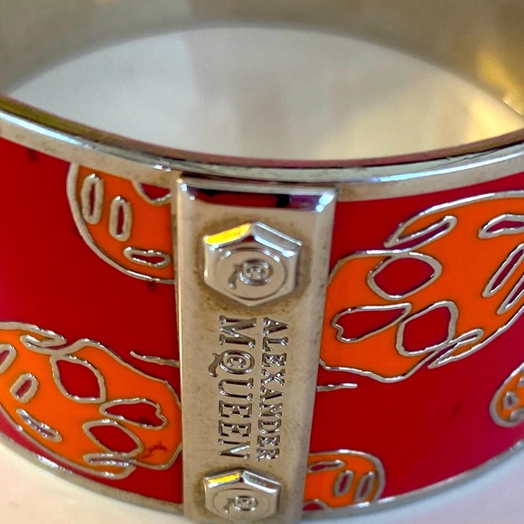 Alexander McQueen Red ☠️ Skull Bangle Bracelet - Picture 4 of 16